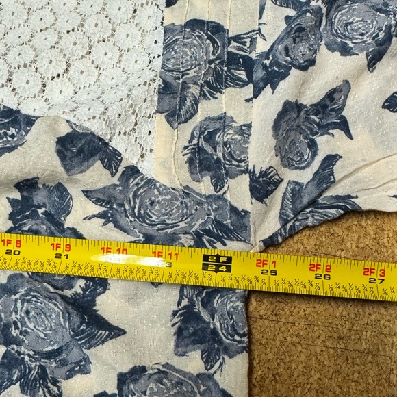 Free People Moon River Floral Peasant Top Size Medium Blue Ivory Boho Oversized - Picture 8 of 11